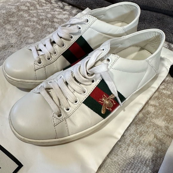 Gucci white sneakers with red and white side - Picture 2 of 3